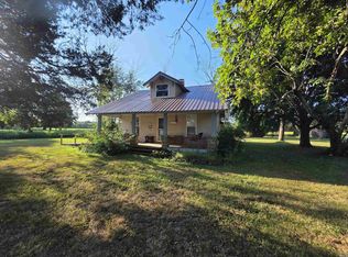 1103 W Mack Ave, Olney, IL 62450