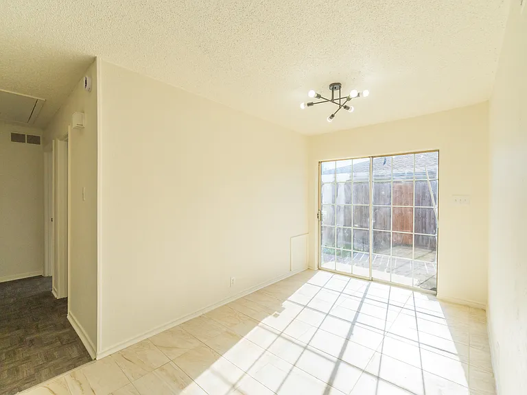 625 Woodhaven Pl — Photo 14