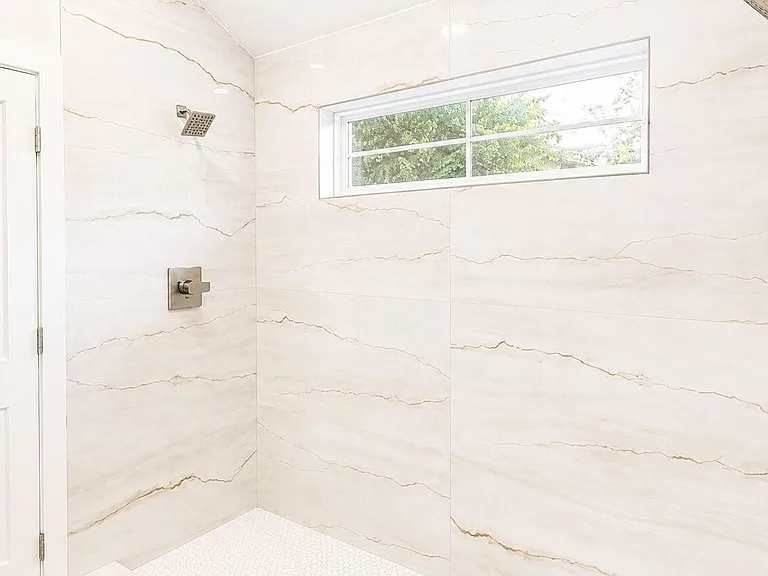 142A College St — Photo 14
