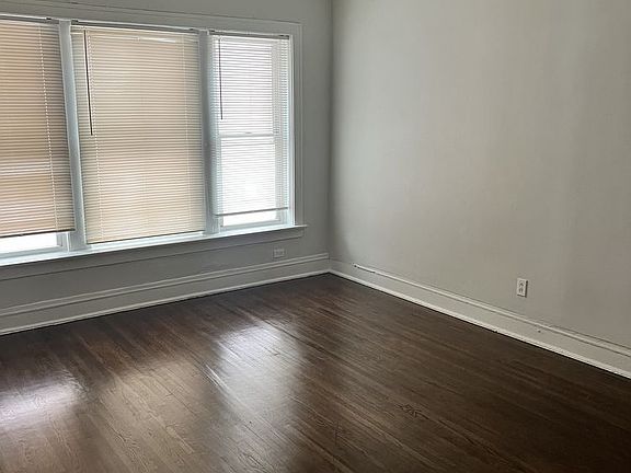 4th image of 11201 S King Dr