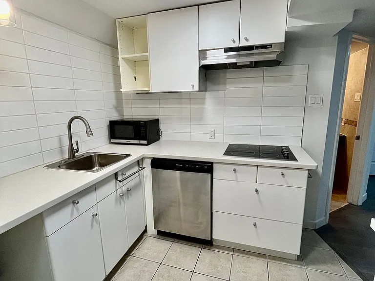 5 King William Cres #BASEMENT — Photo 5