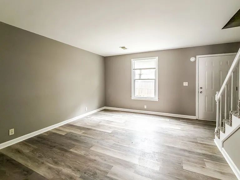 200 Watson Rd — Photo 1