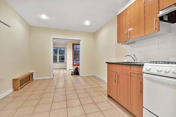 Rented by Compass | media 12