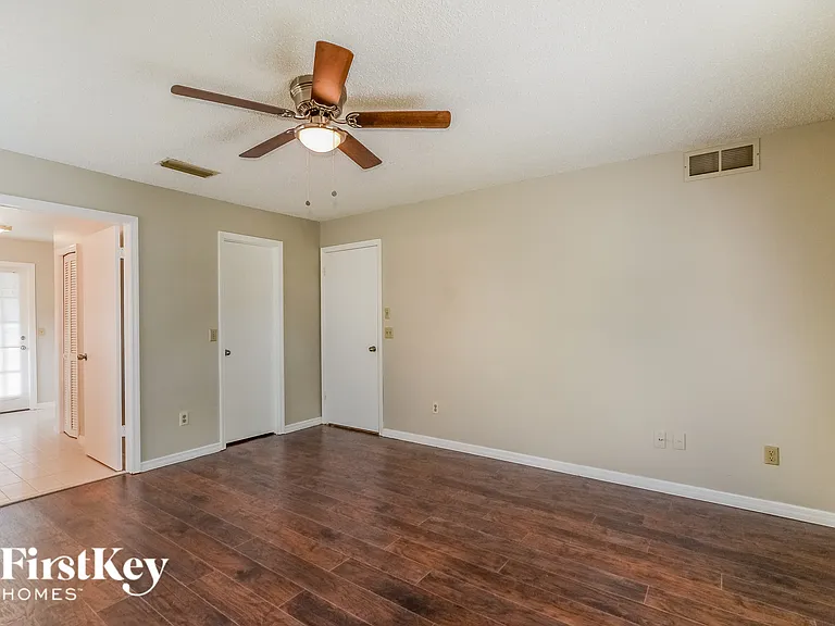 558 Murphy Ave — Photo 8