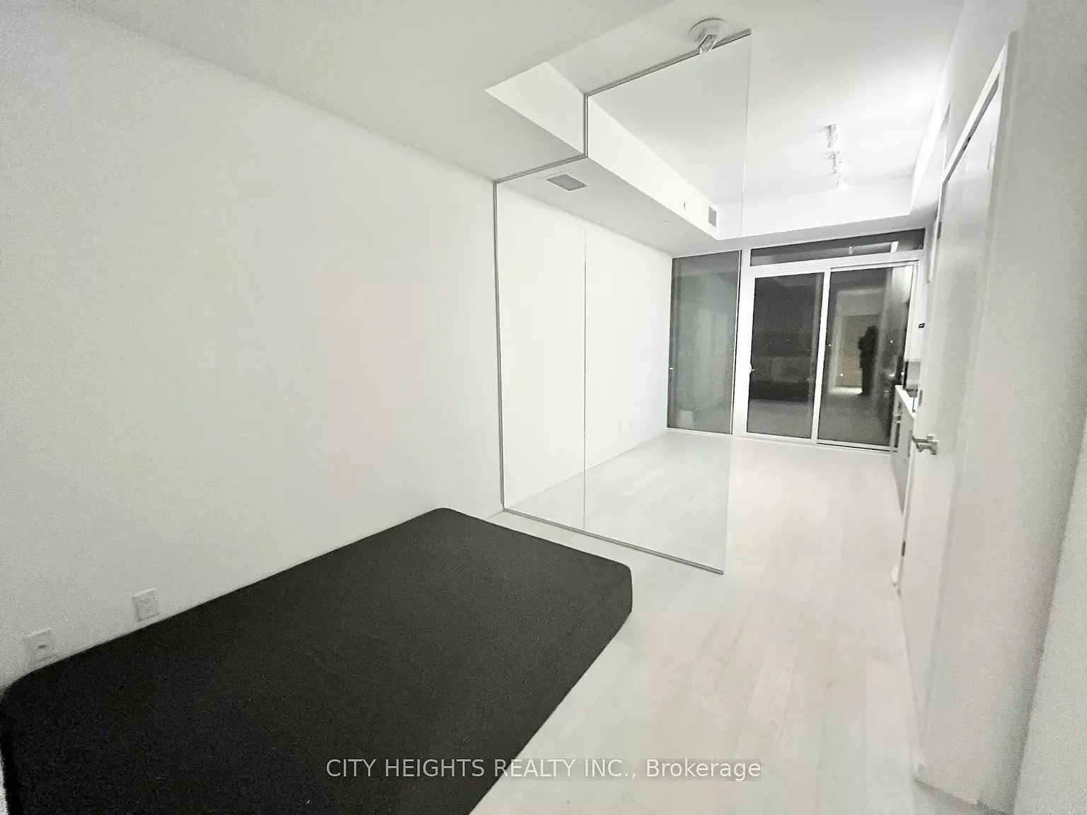 1 bed, $2,200 — Photo 4