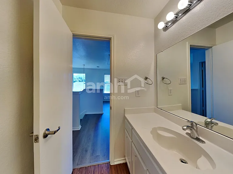 1137 Boxwood Dr — Photo 17