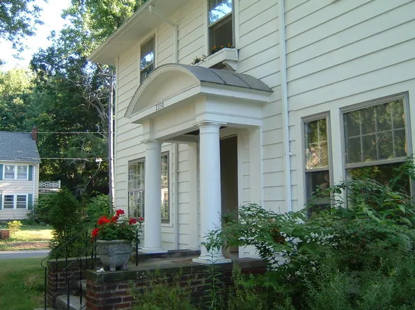 2230 Lamberton Rd, Cleveland Heights, OH 44118