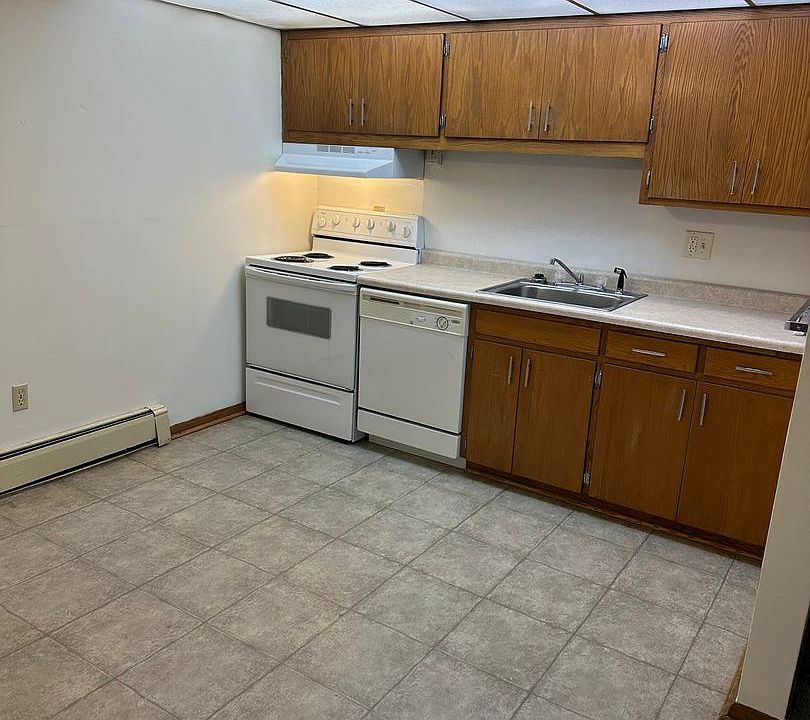 1st image of 915 7th St S #9-ALG