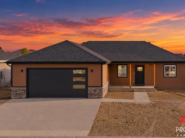 170 Royal Cir, Gillette, WY 82718