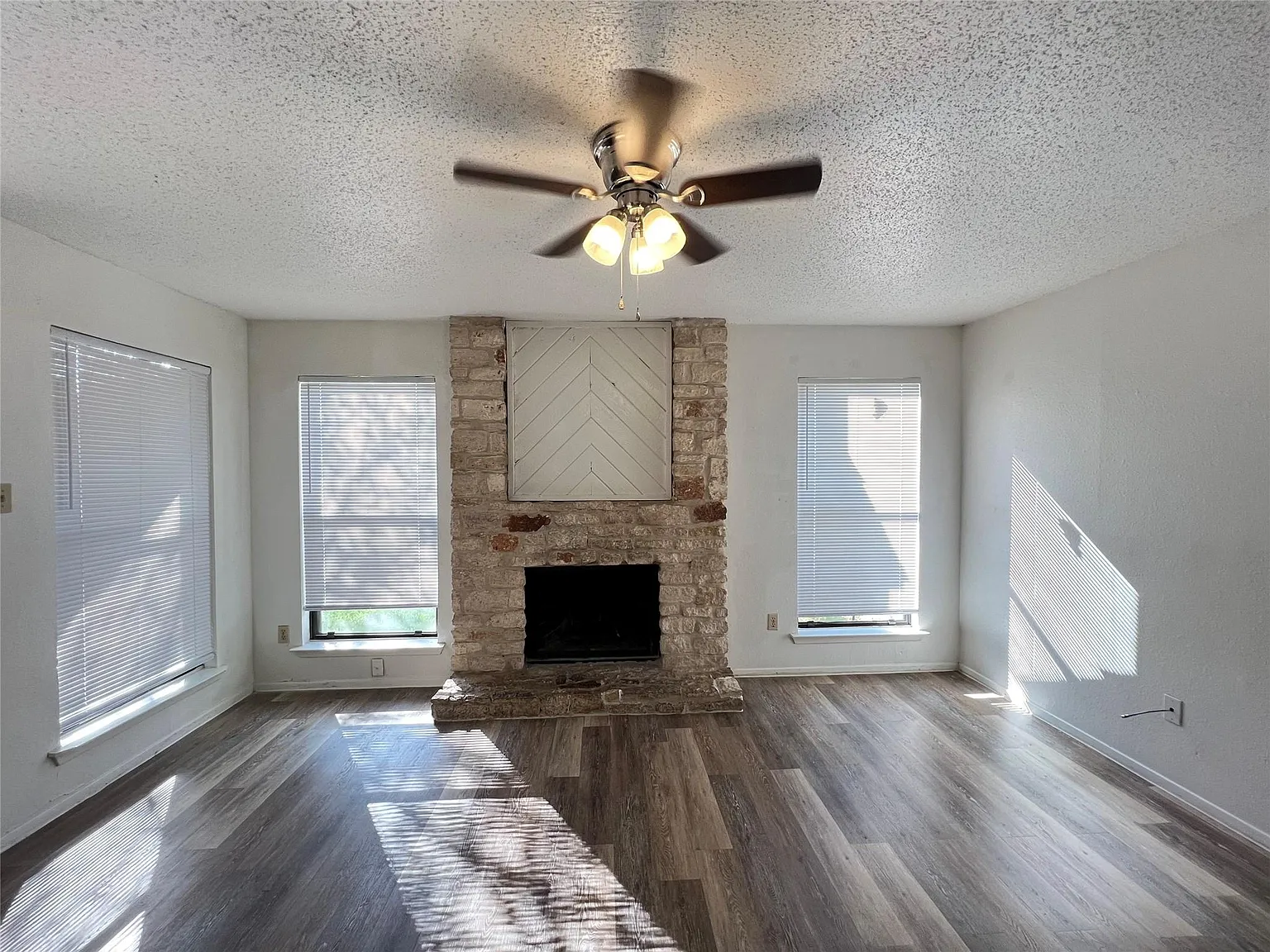 2 bed, 2.0 bath, 952 sqft, $1,050 — Photo 4