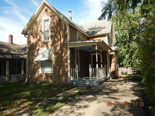 1142 SW Mulvane St