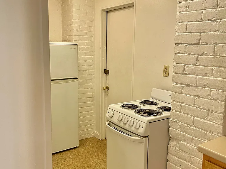 1077 Beacon St #A — Photo 10
