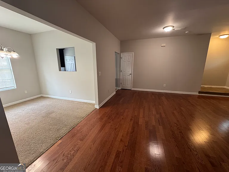 262 Village Dr — Photo 2