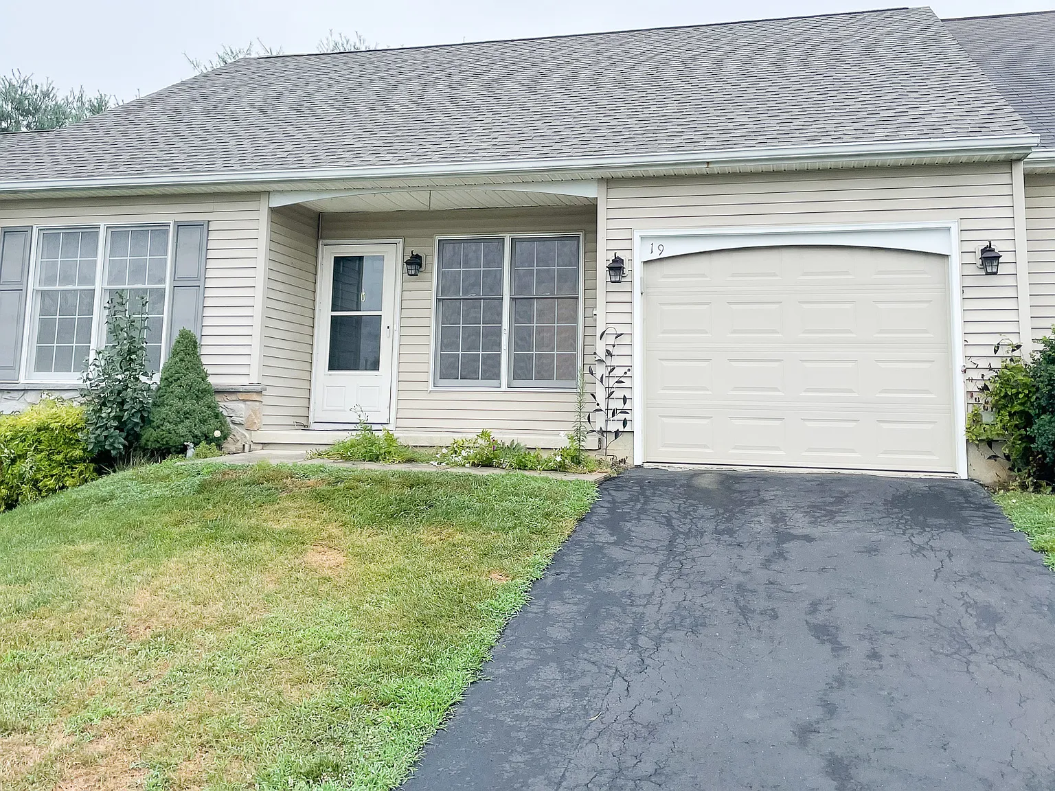2 bed, 1.5 bath, 1152 sqft, $2,195 — Photo 3