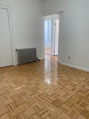 Rented by M.Grossman R.E. Management | media 8