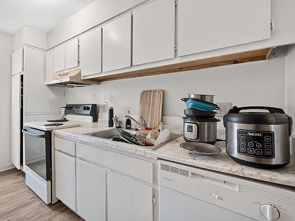 5th image of 2510 Avent Ferry Rd APT 103