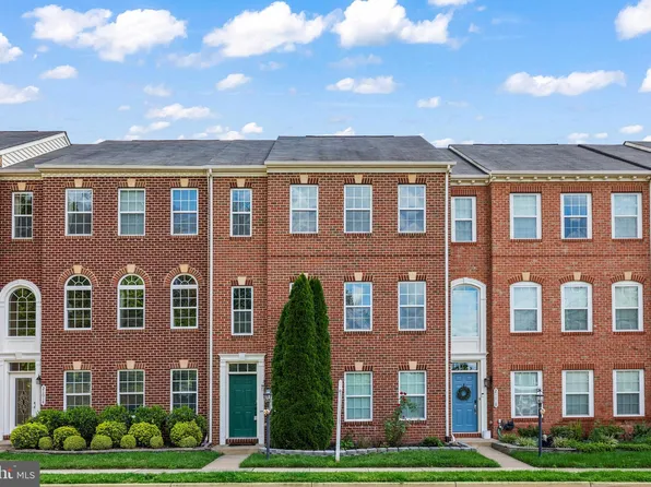 21016 Courtland Village Dr, Leesburg, VA 20175