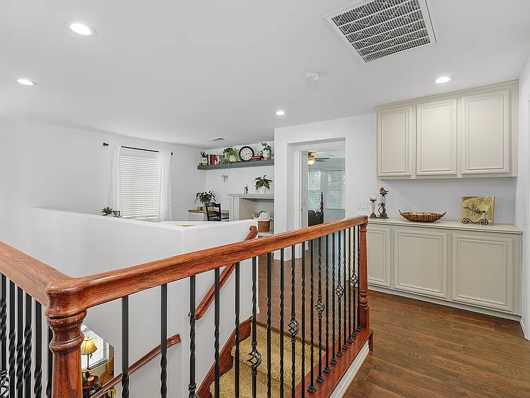 35839 Crickhowell Ave — Photo 11