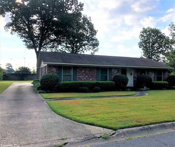 123 Pryor St, Little Rock, AR, 72205