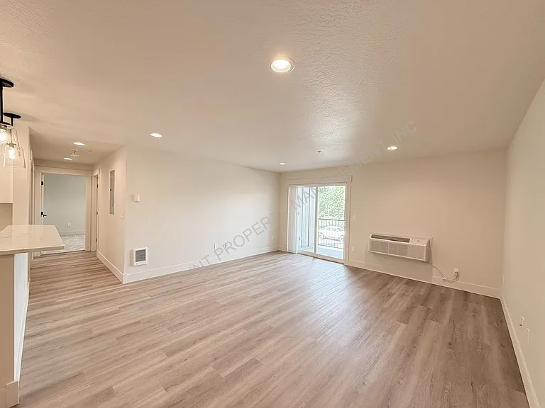 424 S Olive Ave #202 — Photo 15