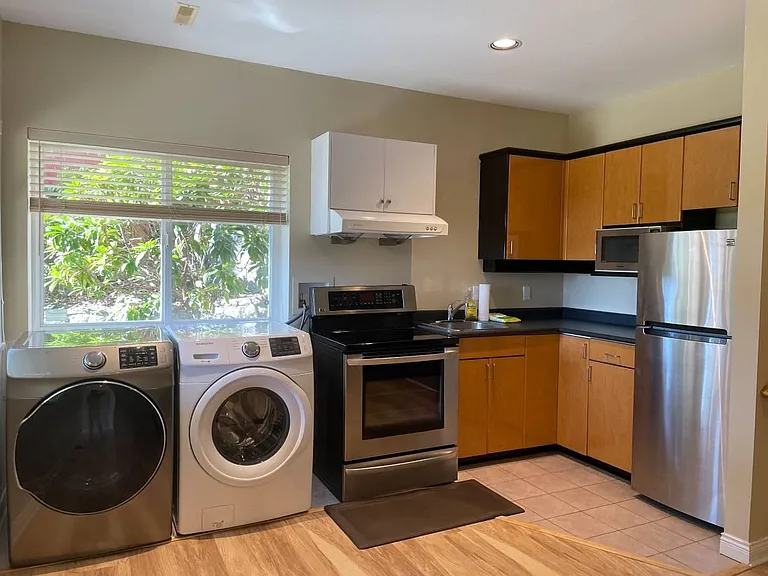 3000 Plateau Blvd — Photo 2