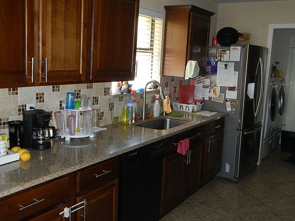 2nd image of 616 Brookhaven Dr