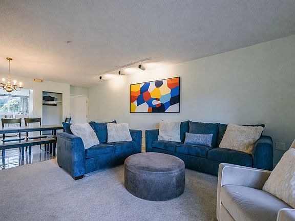 4th image of 31 Highwood Dr
