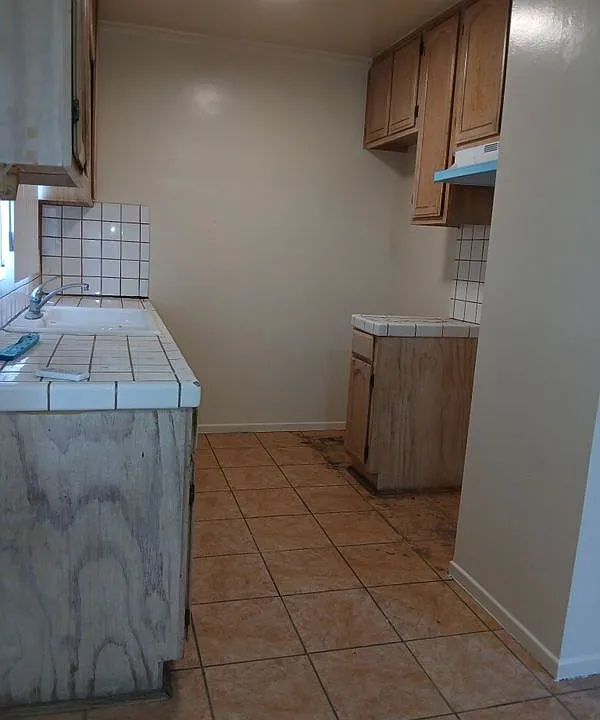 6537 Troost Ave #7
