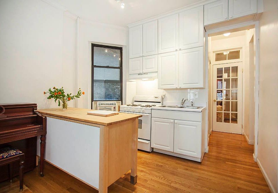 1st image of 131 Thompson St APT 3D
