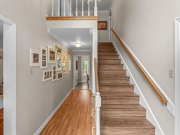 4th image of 4611 Old Oak Dr