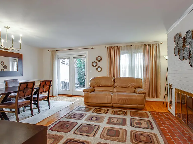 6063 Hardwick Pl — Photo 5