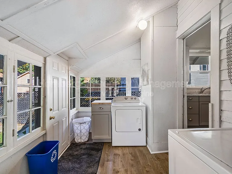 1810 W 11th Ave — Photo 8