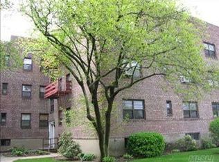 218-10 43rd Ave APT 1A, Bayside, NY 11361