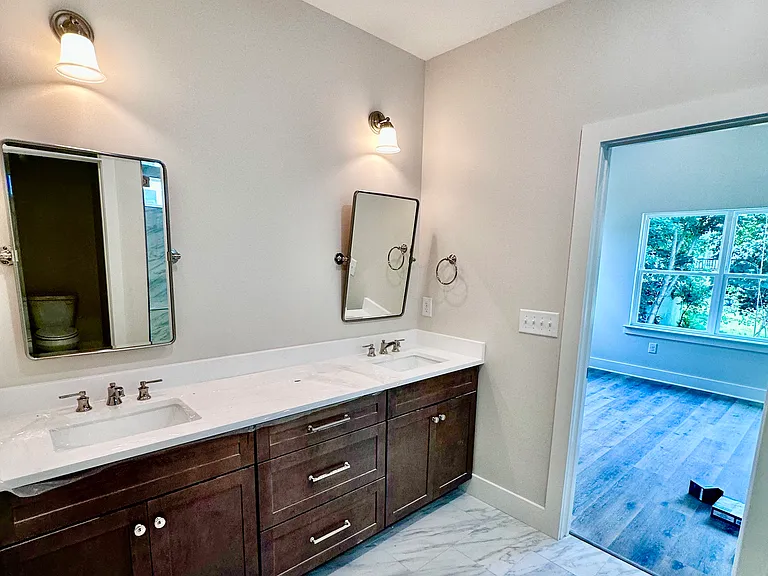 Large Master Bath w/ Double Sinks and Tile Throughout