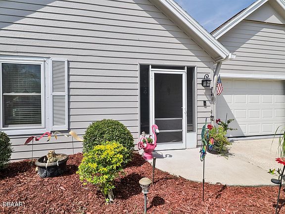 2nd image of 814 Pine Shores Cir