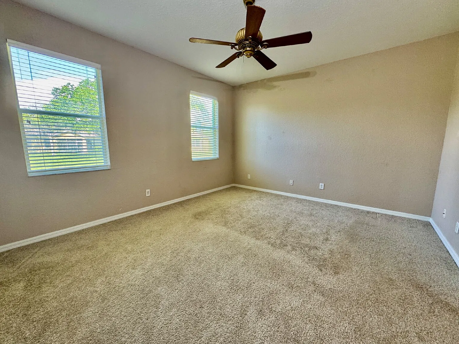3 bed, 2.0 bath, 1521 sqft, $1,975 — Photo 3