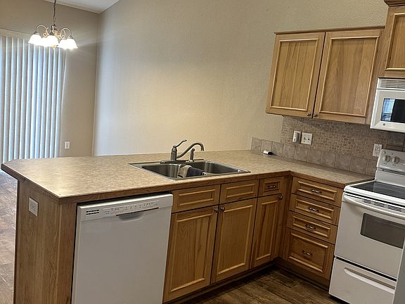 3rd image of 3610 Porto Fino Ave