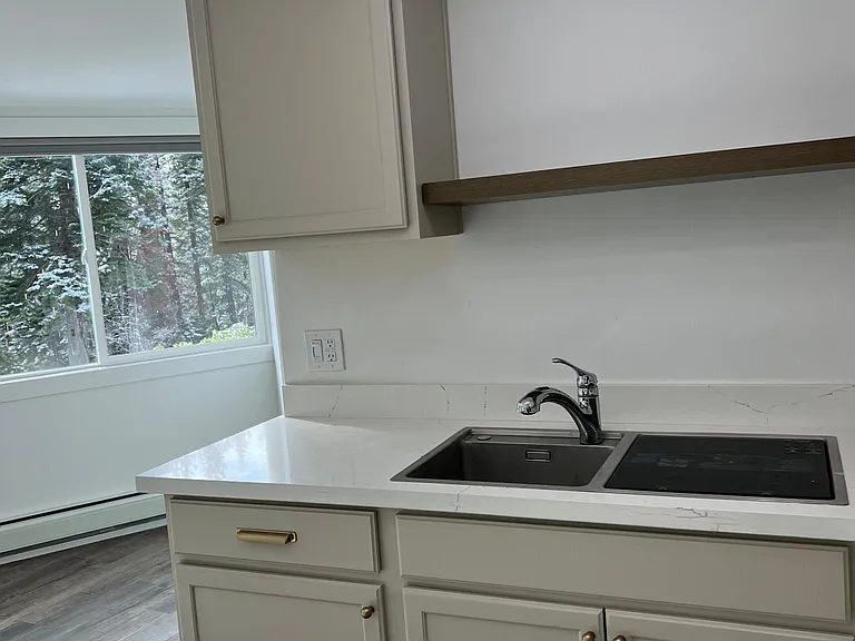 593 Tyner Way — Photo 7