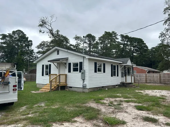 (undisclosed Address), Mount Olive, NC 28365