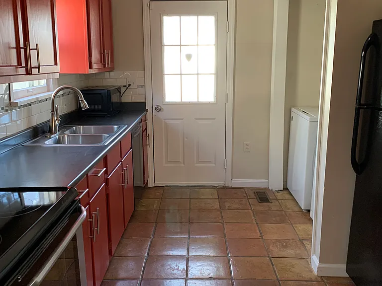 3728 N Shartel Ave — Photo 2