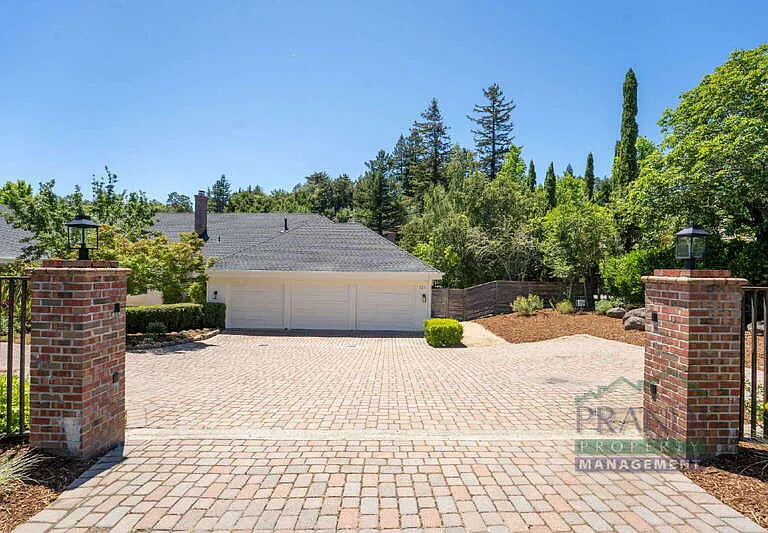 121 Laurel Grove Ave — Photo 3