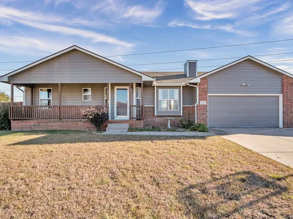 2312 Paddington Ct, Newton, KS 67114