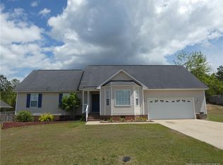 5535 Rising Ridge Dr, Hope Mills, NC 28348