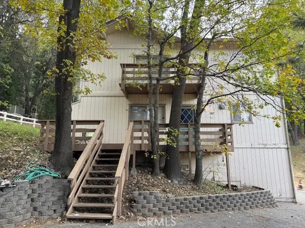 667 Pyramid Dr, Crestline, CA 92325