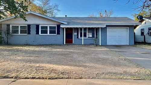 2912 E Baylor St Photo 1