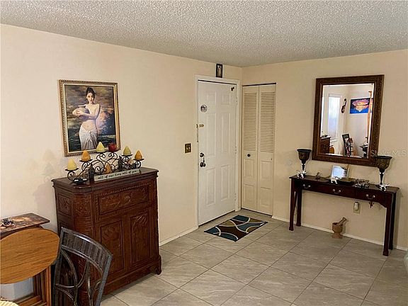 5th image of 4022 Beaver Ln #600A