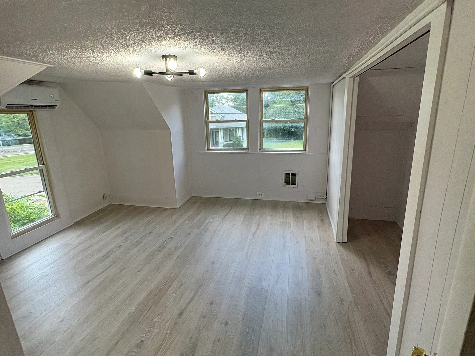 2 bed, 1000 sqft, $1,475 — Photo 1