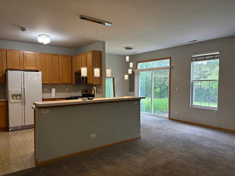 2633 Williamsburg Dr — Photo 2