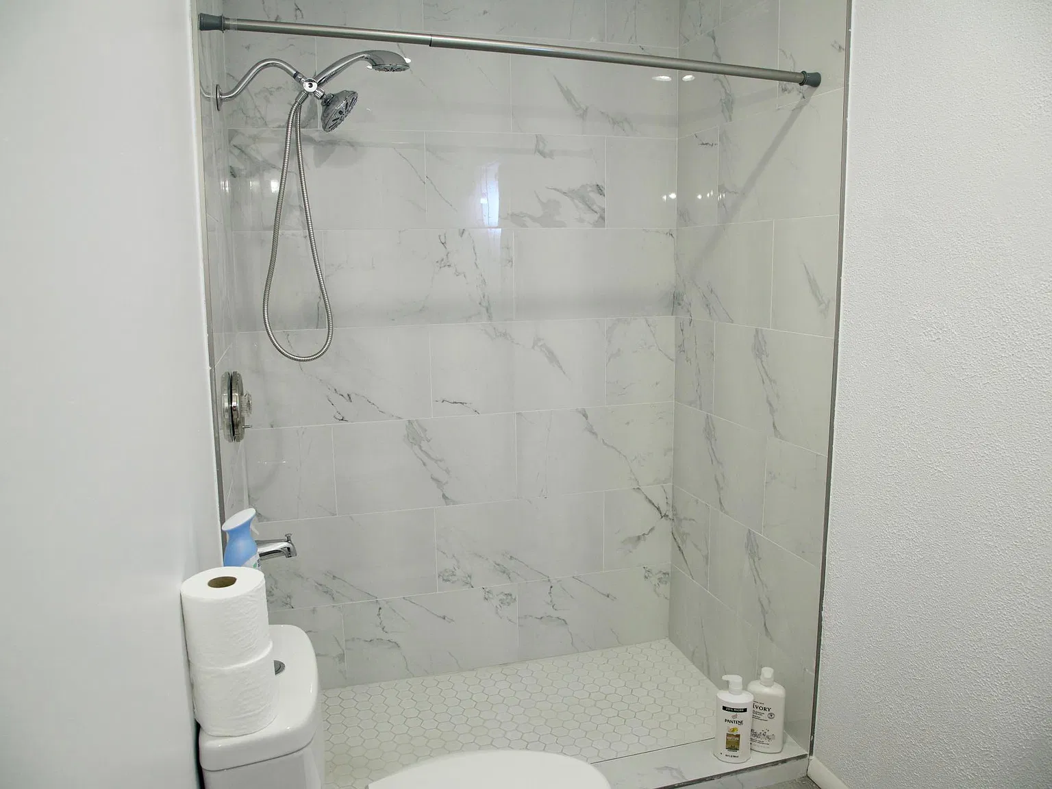 4 bed, 1500 sqft, $2,099 — Photo 3