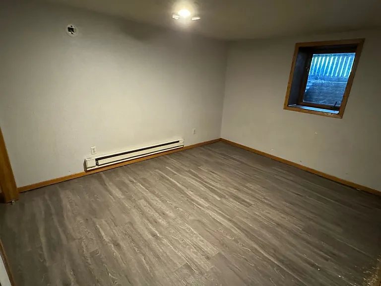 Dinnie Apts 102-108 4th Ave S — Photo 5